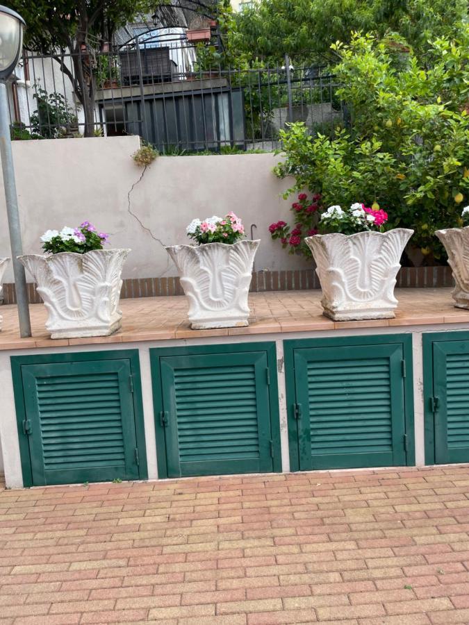 Apartment Aurora & Nicole Ideal Per Biker Con Terazza Vista Mare Parcheggio E Wi-Fi Gratuiti Pietra Ligure Exteriör bild