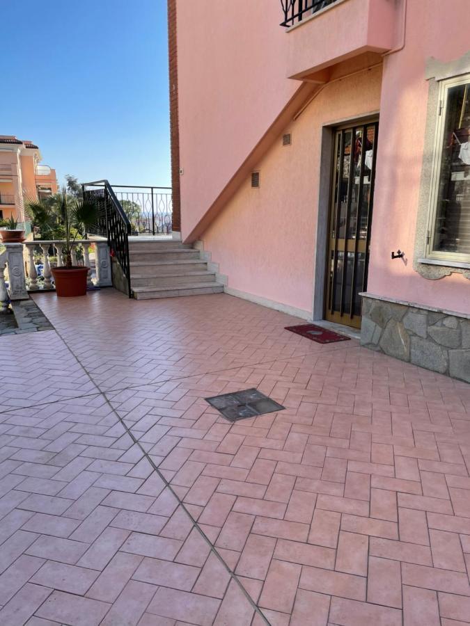 Apartment Aurora & Nicole Ideal Per Biker Con Terazza Vista Mare Parcheggio E Wi-Fi Gratuiti Pietra Ligure Exteriör bild